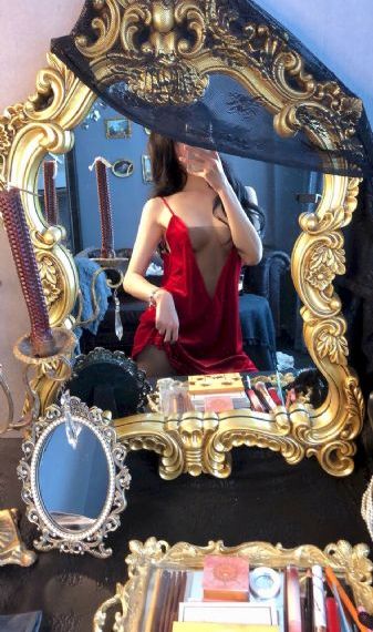 美女裸体户外自慰影集_4K电影完整版